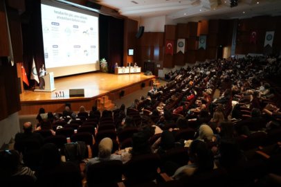Bursa'da anne sütü sempozyumuna yoğun ilgi