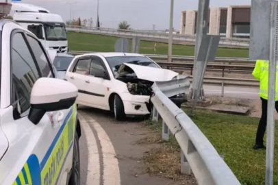 İnegöl'de otomobil bariyerlere çarptı: 1 yaralı