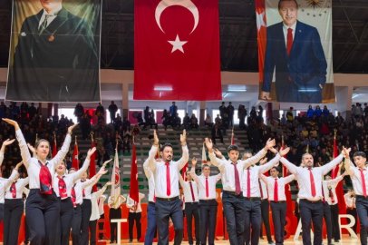 Bursa'da 103 öğretmenle 103. yıl coşkusu