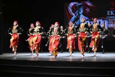 Cumhuriyet Bayramı coşkusu Tayyare Kültür Merkezi'nde yaşandı