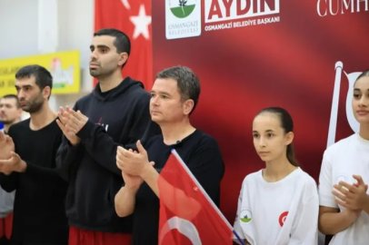 Osmangazi'de sporcular Cumhuriyet için ter döktü