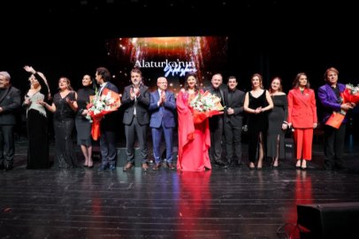 ‘Alaturka’nın Yıldızları’ Bursa’da kulakların pasını sildi