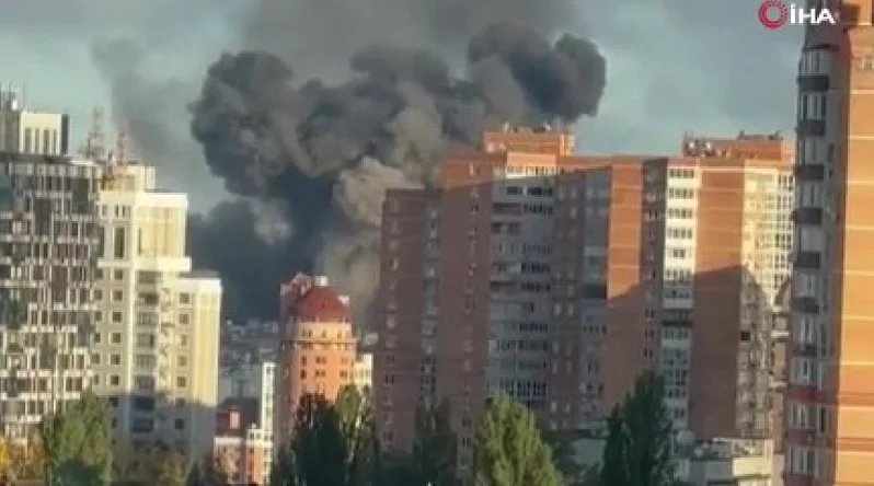 Kiev Belediye Başkanı: ‘Shevchenkivskyi bölgesinde çok sayıda patlama meydana geldi’