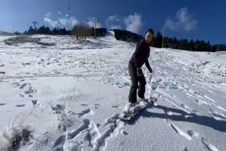 Hülya Avşar Uludağ’da kayak yaptı