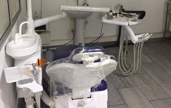 Bursa’da ruhsatsız diş kliniğine operasyon, sahte dişçi ve 3 kişi gözaltına alındı