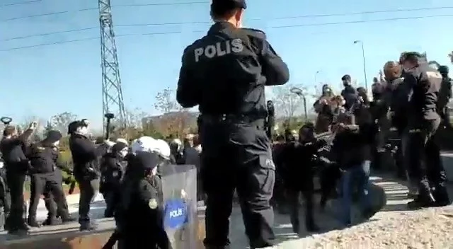 Bursa’da izinsiz gösteri yapan 17 kişi gözaltına alındı