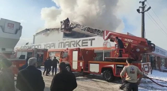Sanayi sitesinde korkutan yangın, 9 kişi dumandan etkilendi