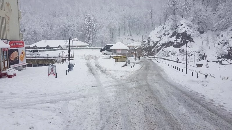 Bursa’da kar yağışı etkili oluyor