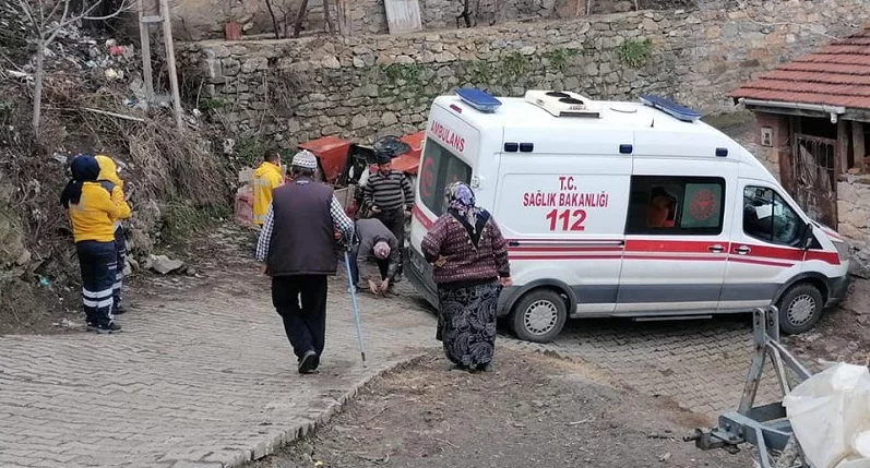 Korona hastasını almaya giden ambulans kaza yaptı