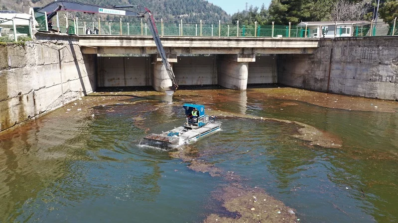 Bursa’da barajlarda hummalı temizlik