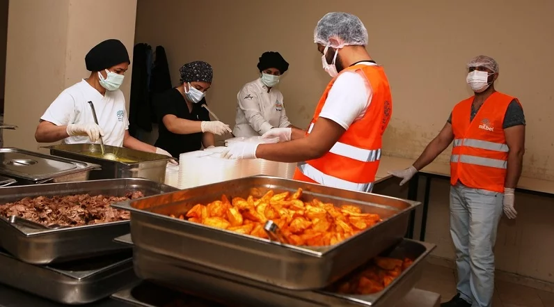Nilüfer’de vatandaşa sıcak yemek desteği