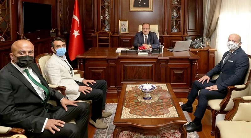 Bursaspor yönetimi, Vali Yakup Canbolat’ı ziyaret etti