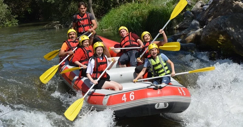 Kestel Belediyesi, gençleri rafting ile buluşturdu