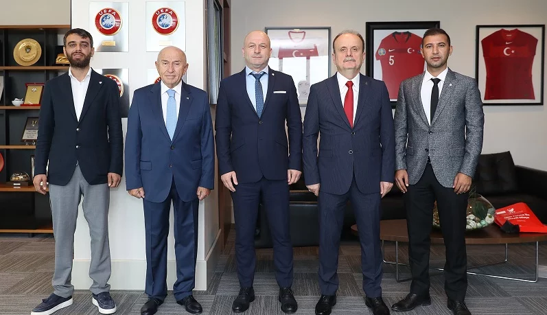 Bursaspor Kulübü, TFF Başkanı Nihat Özdemir’i ziyaret etti