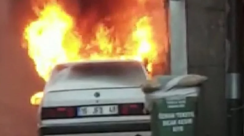 LPG’li araç alev alev yandı, vatandaşlar film izler gibi seyretti