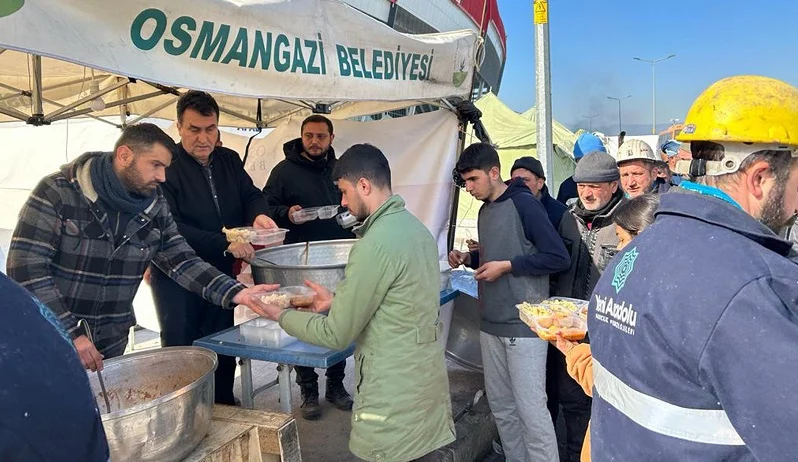 Osmangazi’den deprem bölgesine 4 bin kişilik iftar sofrası