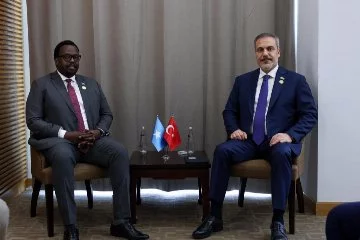 Bakan Fidan, Azerbaycanlı mevkidaşı ve Somali Başbakan Yardımcısı ile görüştü