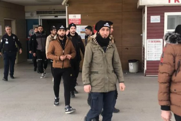 Bursa'da 12 kaçak göçmen yakalandı