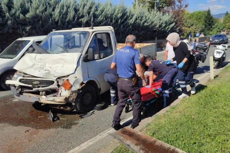Bursa'da korkutan kaza: TIR'a arkadan çarptı