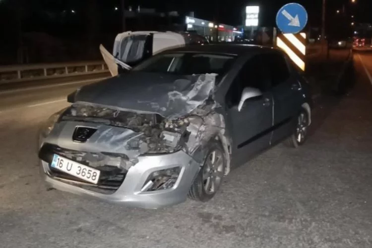 Bursa'da  otomobil ile hafif ticari araç çarpıştı: 9 yaralı
