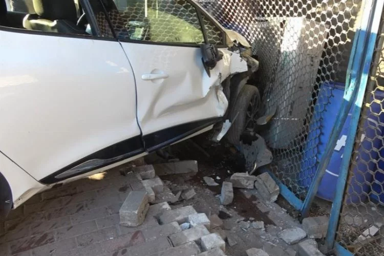 Bursa'da trafiği kilitleyen kaza