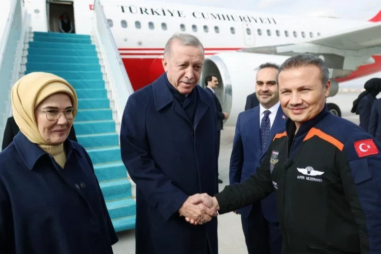 Cumhurbaşkanı Erdoğan, Alper Gezeravcı’yı kabul etti