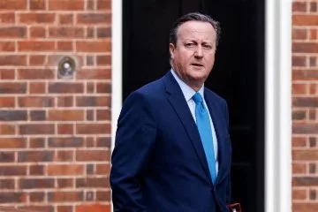İngiltere Dışişleri Bakanı Cameron: “İsrail’i akıllı olmaya çağırıyoruz”