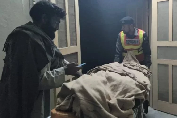 Pakistan’da karakola saldırı: 10 ölü, 6 yaralı