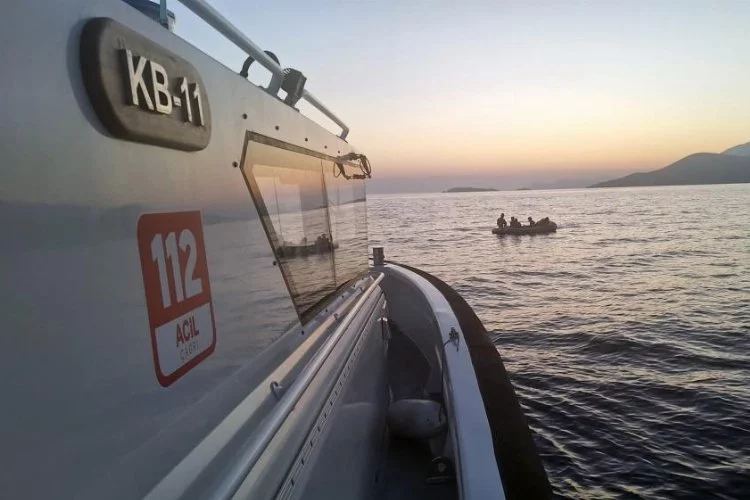 Yunanistan’ın geri ittiği 6 göçmen kurtarıldı